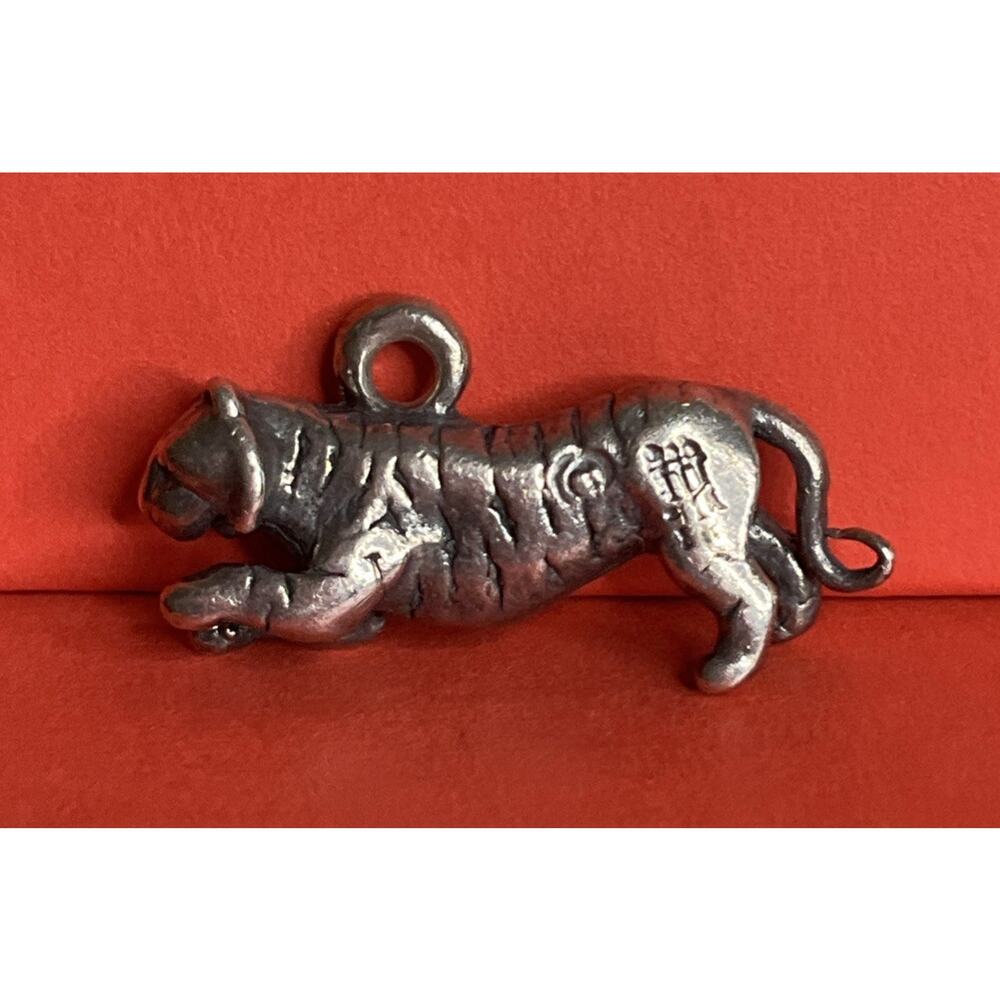 Retired James Avery 3D Tiger Sterling Silver 925 Charm - Picture 6 of 9
